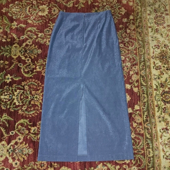 Bundle 3 for $25 / TR Bentley skirt - Picture 2 of 3
